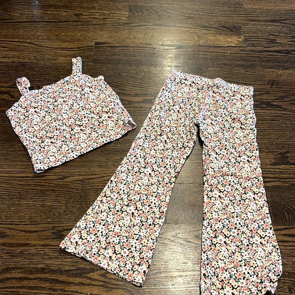 Abercrombie kids size 5 knit matched set in floral print